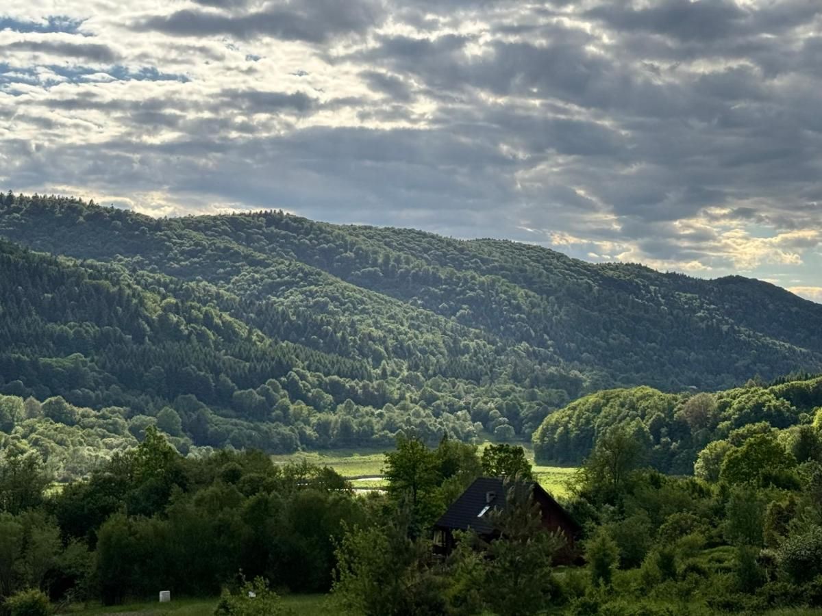 Panorama zielonych wzgórz Beskidu Niskiego